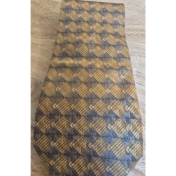 Claiborne Men's 100% Silk Diamonds Neck Tie Gold Blue Gray Classic 3 7/8" x 57" - Picture 1 of 6